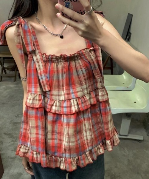 paravion(パラビオン)の「肩リボンチェックフレアキャミ(シャツ/ブラウス・レディース・ブラウン/レッド・FREE)」の1枚目の写真