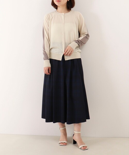 MICO COULIER（ミコクリエ）の「《UV加工》バイカラークルーネックカーディガン（カーディガン/ボレロ・レディース・ホワイト系その他/ブラック系その他/ブルー系その他・38）」の4枚目の写真