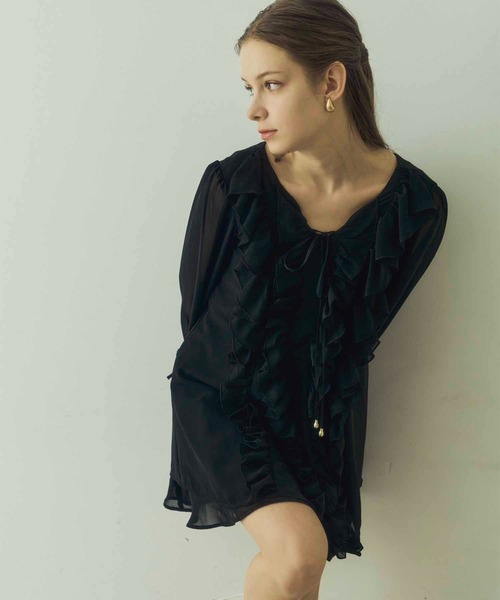 Luan(ルアン)の「【Luan】FRILL MINI ONEPIECE/フリルミニワンピース(ワンピース・レディース・ホワイト/ブラック・2/1)」の3枚目の写真