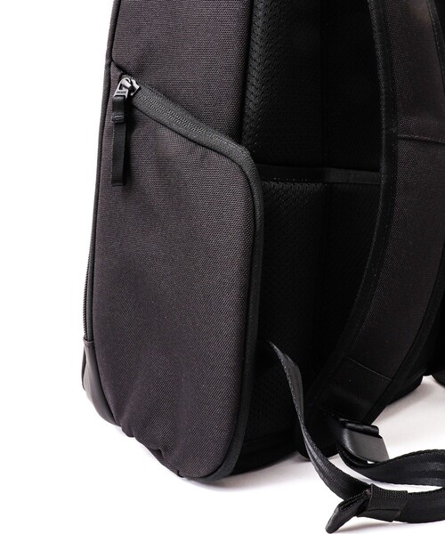 incase(インケース)の「【Incase/インケース】A.R.C Daypack(バックパック/リュック・メンズ・ブラック・FREE)」の3枚目の写真