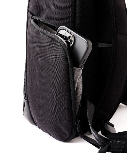 incase(インケース)の「【Incase/インケース】A.R.C Daypack(バックパック/リュック・メンズ・ブラック・FREE)」の4枚目の写真