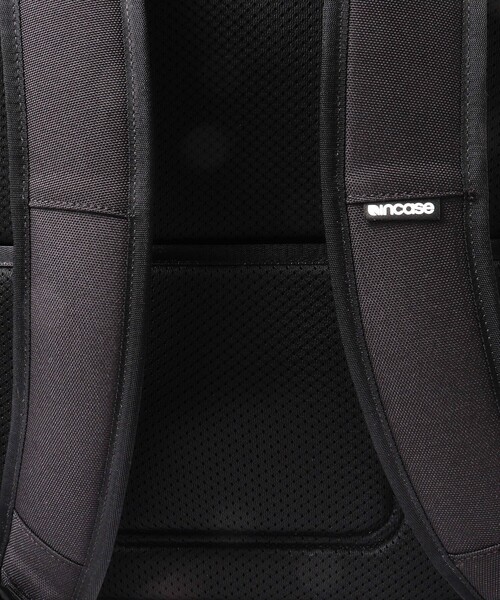 incase(インケース)の「【Incase/インケース】A.R.C Daypack(バックパック/リュック・メンズ・ブラック・FREE)」の7枚目の写真