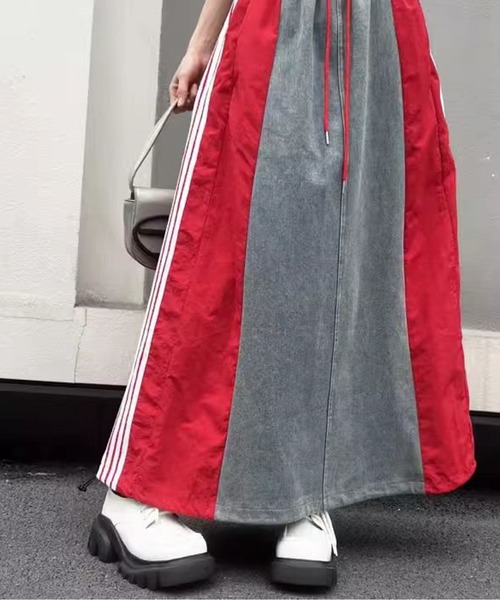 AMAJI(アマジ)の「異素材デニムラインスカート(スカート・レディース・ブラック/レッド/カーキ/ピンク/グリーン/アイボリー・FREE)」の6枚目の写真