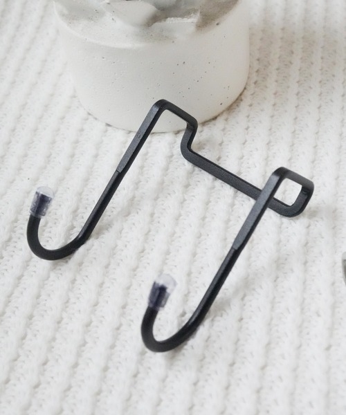 Port（ポート）の「【 Port / ポート 】 ラクラク 収納 S字フック / 取り付け 収納グッズ（収納グッズ・レディース・ブラック/シルバー・FREE）」の2枚目の写真