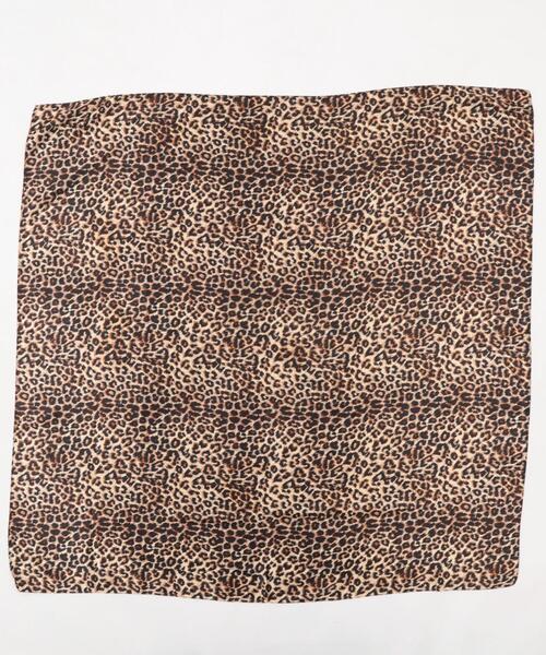 WEGO(ウィゴー)の「WEGO/レオパードBIGスカーフ(バンダナ/スカーフ・レディース・ベージュ/ブラウン・FREE)」の2枚目の写真