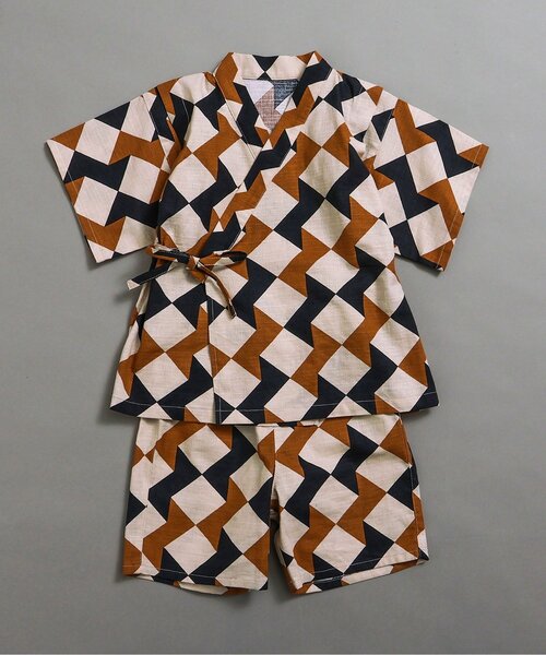 BREEZE（ブリーズ）の「【すっぽり着られる】総柄いろいろ甚平（浴衣・キッズ・キャメル/レインボー/ネイビー/オレンジ/ストライプ/ターコイズブルー/ブラック/アイボリー・80/90/100/110/120/130/140）」の5枚目の写真