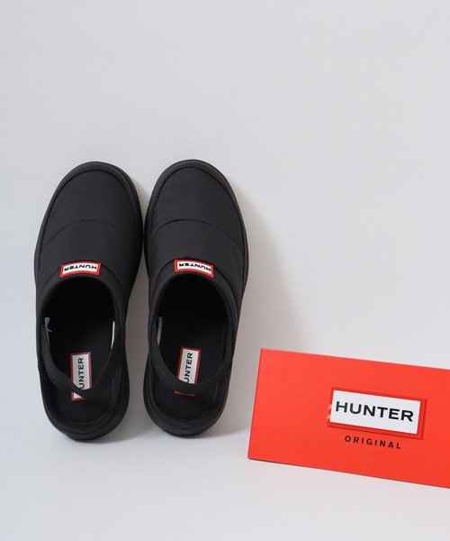 HUNTER(ハンター)の「HUNTER レディース イン/アウト ヒール ストラップ スリッパ(サンダル・レディース・ブラック/オフホワイト・24cm/25cm/23cm)」の2枚目の写真