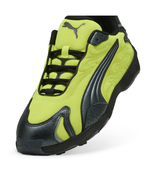 PUMA(プーマ)の「PUMA プーマ ユニセックス インへイル メタリック スニーカー(スニーカー・メンズ・グレー/イエロー×ブラック・26.5cm/25.5cm/24.5cm/23.5cm/28.0cm/27.0cm/26.0cm/24.0cm/28.5cm/27.5cm/29.0cm/23.0cm/25.0cm/29.5cm)」の3枚目の写真