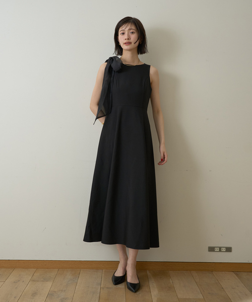 EMMA ROUGE VIF(エマルージュヴィフ)の「【一部店舗限定】肩リボンロングワンピース(ワンピース・レディース・ブラック/ベージュ・38/36)」の8枚目の写真