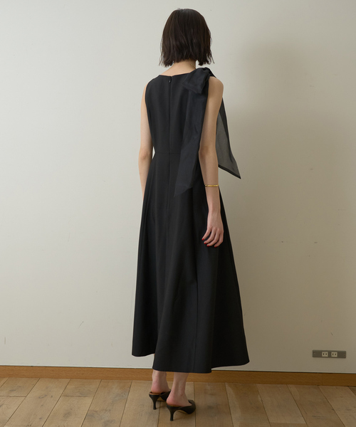 EMMA ROUGE VIF(エマルージュヴィフ)の「【一部店舗限定】肩リボンロングワンピース(ワンピース・レディース・ブラック/ベージュ・38/36)」の12枚目の写真