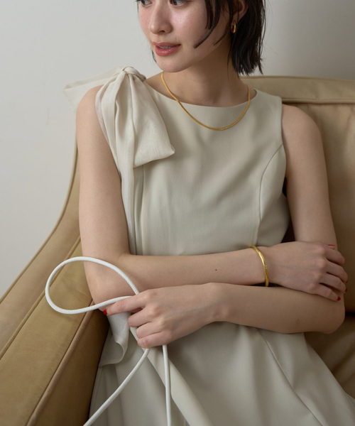 EMMA ROUGE VIF(エマルージュヴィフ)の「【一部店舗限定】肩リボンロングワンピース(ワンピース・レディース・ブラック/ベージュ・38/36)」の14枚目の写真