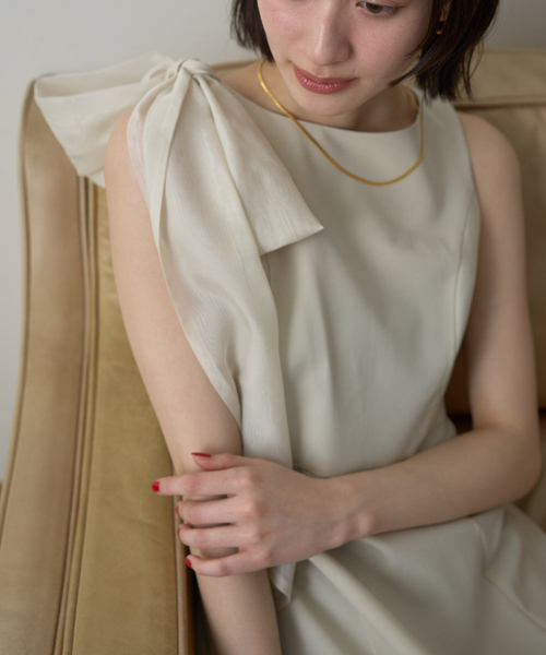 EMMA ROUGE VIF(エマルージュヴィフ)の「【一部店舗限定】肩リボンロングワンピース(ワンピース・レディース・ブラック/ベージュ・38/36)」の16枚目の写真