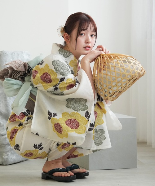 utatane(ウタタネ)の「選べる浴衣3点セット utataneオリジナル 国内染色(浴衣・レディース・ブラウン系1/ホワイト系1/ホワイト系2/ブラック系2/ホワイト系3/グリーン系1/ホワイト系5/ブラック系1/アイボリー系1/ネイビー系1/ホワイト系4/ブラック系3/ブラック系4/ホワイト系6/グレー系1/グリーン系2/パープル系1/ホワイト系7/ブラック系5・FREE)」の15枚目の写真