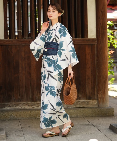 utatane(ウタタネ)の「選べる浴衣3点セット utataneオリジナル 国内染色(浴衣・レディース・ブラウン系1/ホワイト系1/ホワイト系2/ブラック系2/ホワイト系3/グリーン系1/ホワイト系5/ブラック系1/アイボリー系1/ネイビー系1/ホワイト系4/ブラック系3/ブラック系4/ホワイト系6/グレー系1/グリーン系2/パープル系1/ホワイト系7/ブラック系5・FREE)」の17枚目の写真