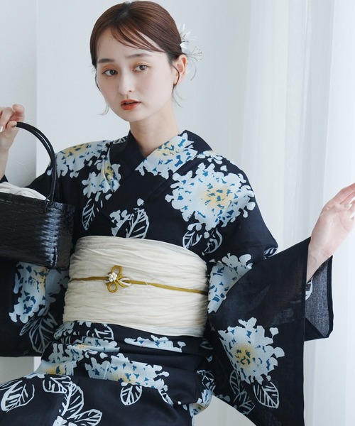 utatane(ウタタネ)の「選べる浴衣3点セット utataneオリジナル 国内染色(浴衣・レディース・ブラウン系1/ホワイト系1/ホワイト系2/ブラック系2/ホワイト系3/グリーン系1/ホワイト系5/ブラック系1/アイボリー系1/ネイビー系1/ホワイト系4/ブラック系3/ブラック系4/ホワイト系6/グレー系1/グリーン系2/パープル系1/ホワイト系7/ブラック系5・FREE)」の18枚目の写真