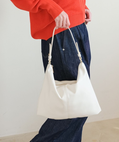 Elura（エルーラ）の「ソフトレザーショルダーＢＡＧ/326228（ハンドバッグ・レディース・ブラック/ホワイト/ベージュ・ONE SIZE）」の3枚目の写真