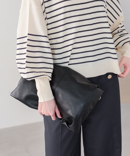 Elura（エルーラ）の「ソフトレザーショルダーＢＡＧ/326228（ハンドバッグ・レディース・ブラック/ホワイト/ベージュ・ONE SIZE）」の4枚目の写真