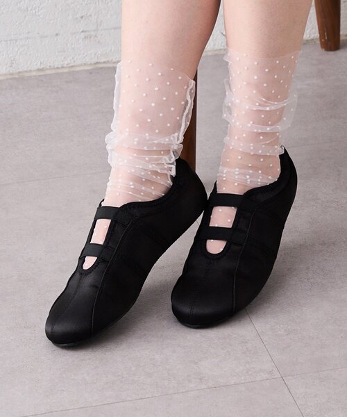 w closet(ダブルクローゼット)の「フラットシューズ(ブーツ・レディース・ベージュ/ブラック/シルバー・MEDIUM/LARGE)」の2枚目の写真