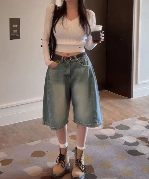 kirakiraShop(キラキラショップ)の「ウオッシュド デニム ハーフ パンツ(デニムパンツ・レディース・ブルー・S/M/L)」の13枚目の写真