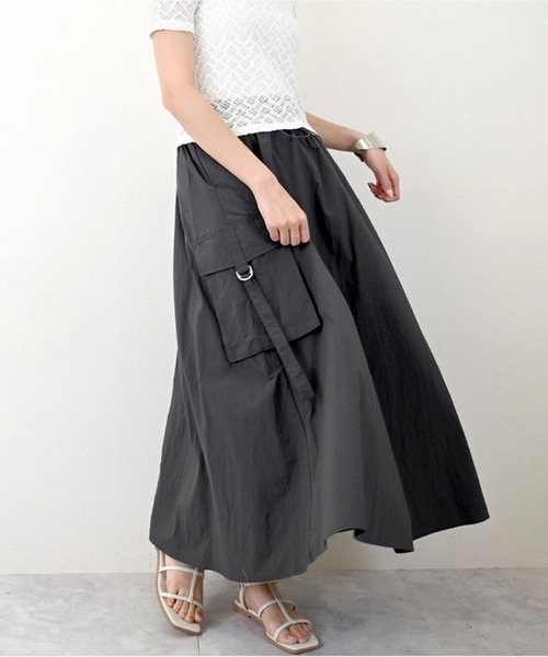 STYLEBLOCK(スタイルブロック)の「Nワッシャータフタドロストカーゴフレアスカート(スカート・レディース・チャコールグレー/アイボリー/カーキ/ブラック・M)」の1枚目の写真