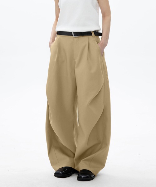 HOOK(フック)の「タックカーブワイドパンツ(カーゴパンツ・メンズ・ダークグレー/ベージュ/ブラック・MEDIUM/LARGE/X-LARGE)」の1枚目の写真