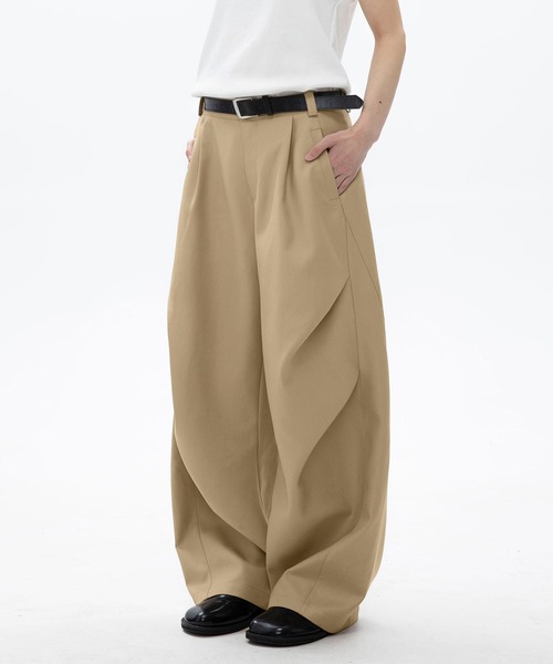 HOOK(フック)の「タックカーブワイドパンツ(カーゴパンツ・メンズ・ダークグレー/ベージュ/ブラック・MEDIUM/LARGE/X-LARGE)」の5枚目の写真