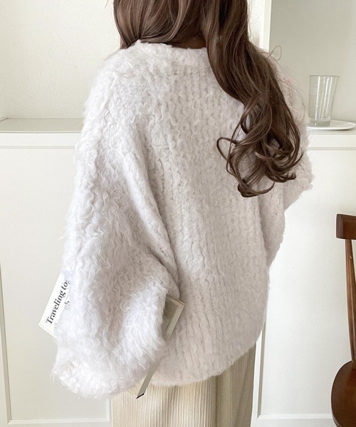 classicalelf（クラシカルエルフ）の「ふんわりボリュームで華やかに◎ロイヤル起毛Vネックカーディガン（カーディガン/ボレロ・レディース・イエロー/ブルー/アイボリー/グレイッシュベージュ・X-LARGE/SMALL/MEDIUM/LARGE）」の9枚目の写真
