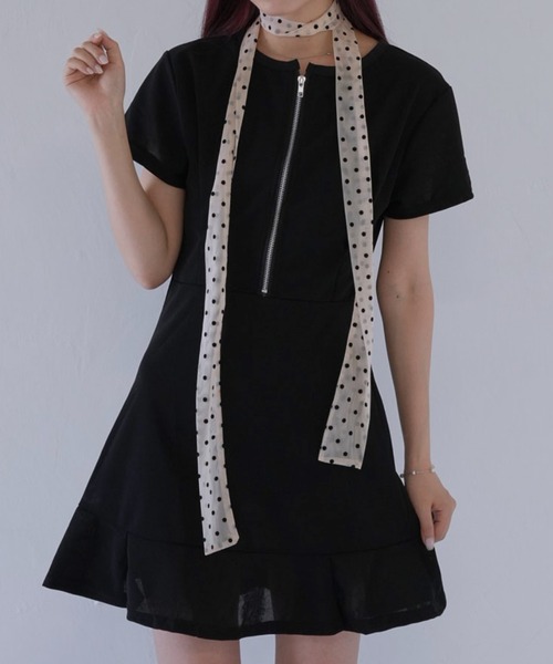 Uenui(ウニュイ)の「【 cunii 】 スタイルアップ×フェミニンな美シルエットZIPワンピース(ワンピース・レディース・ブラック/イエロー/ブルー・FREE)」の2枚目の写真