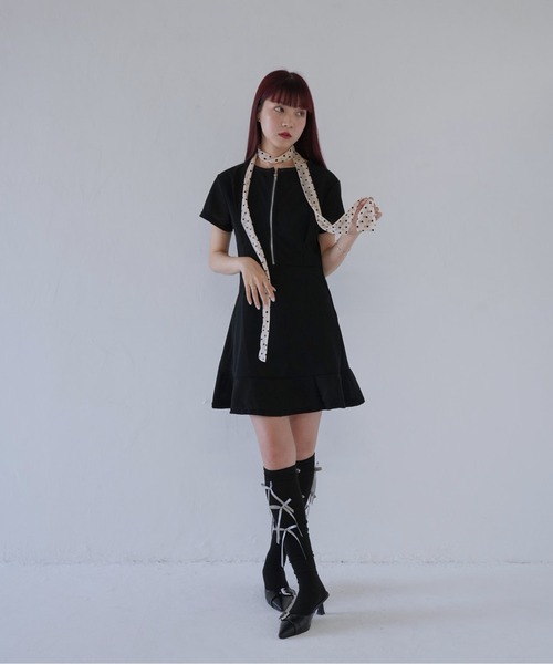 Uenui(ウニュイ)の「【 cunii 】 スタイルアップ×フェミニンな美シルエットZIPワンピース(ワンピース・レディース・ブラック/イエロー/ブルー・FREE)」の7枚目の写真