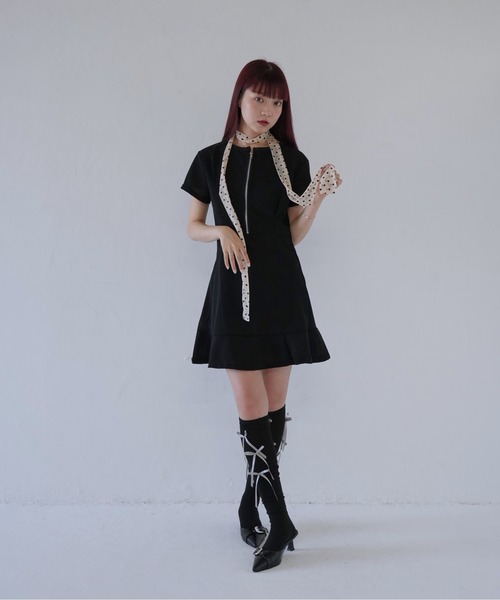 Uenui(ウニュイ)の「【 cunii 】 スタイルアップ×フェミニンな美シルエットZIPワンピース(ワンピース・レディース・ブラック/イエロー/ブルー・FREE)」の8枚目の写真