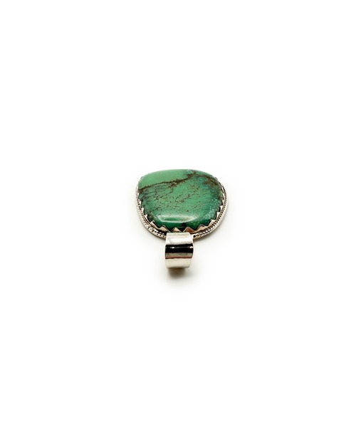 Indian Jewelry(インディアンジュエリー)の「THEATER シアター ビッグネーチャーターコイズペンダントトップ Made in USA(チャーム・レディース・シルバー・FREE)」の4枚目の写真