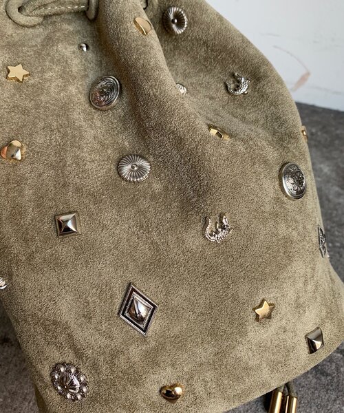 DouDou（ドゥドゥ）の「スエードスタッズドロストバッグ（ショルダーバッグ・レディース・キャメル/カーキ・FREE）」の5枚目の写真