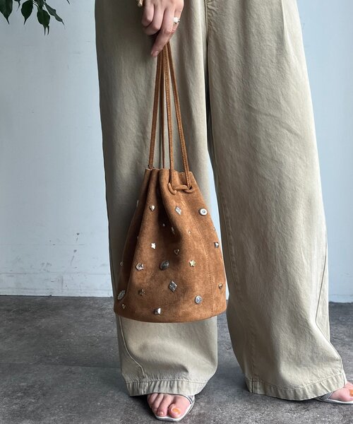 DouDou（ドゥドゥ）の「スエードスタッズドロストバッグ（ショルダーバッグ・レディース・キャメル/カーキ・FREE）」の8枚目の写真