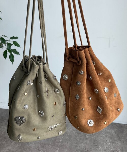 DouDou（ドゥドゥ）の「スエードスタッズドロストバッグ（ショルダーバッグ・レディース・キャメル/カーキ・FREE）」の9枚目の写真