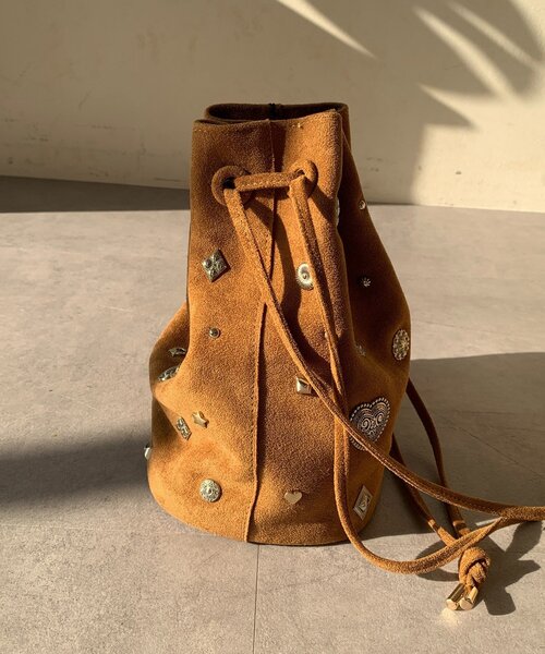 DouDou（ドゥドゥ）の「スエードスタッズドロストバッグ（ショルダーバッグ・レディース・キャメル/カーキ・FREE）」の10枚目の写真