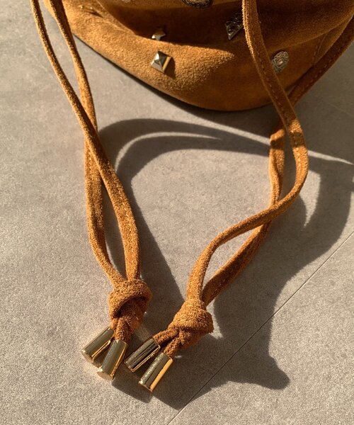 DouDou（ドゥドゥ）の「スエードスタッズドロストバッグ（ショルダーバッグ・レディース・キャメル/カーキ・FREE）」の15枚目の写真