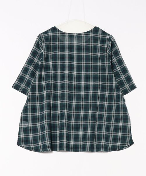 BELLUNA PLUS(ベルーナ)の「さらっと快適!Tシャツ見えブラウス(シャツ/ブラウス・レディース・ブラック系その他/ベージュ系その他/グリーン系その他・LARGE/MEDIUM/X-LARGE)」の4枚目の写真