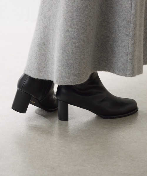 PAPILLONNER（パピヨネ）の「ラウンドトゥショートブーツ（ブーツ・レディース・ダークブラウン/ブラック・S/M/L）」の3枚目の写真