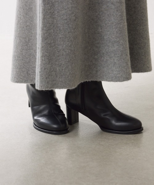 PAPILLONNER（パピヨネ）の「ラウンドトゥショートブーツ（ブーツ・レディース・ダークブラウン/ブラック・S/M/L）」の4枚目の写真