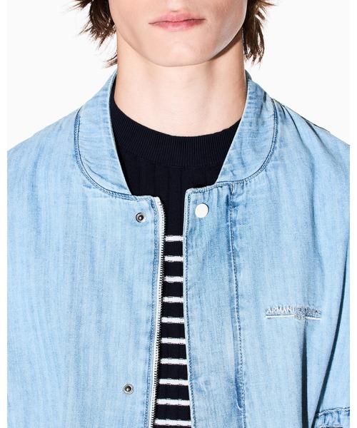 ARMANI EXCHANGE(アルマーニエクスチェンジ)の「【A|X アルマーニ エクスチェンジ】ヘリンボーンデニム ボンバージャケット(ブルゾン・メンズ・ライトブルー・X-SMALL/X-LARGE/SMALL/MEDIUM/LARGE)」の3枚目の写真