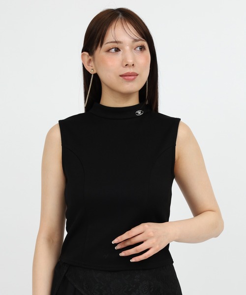 ROYAL PARTY(ロイヤルパーティー)の「プレート付プチハイノースリーブカットトップス(Tシャツ/カットソー・レディース・オフホワイト/ブラック/ボルドー・FREE)」の5枚目の写真
