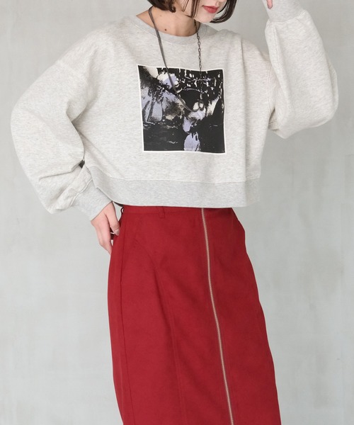 PAGEBOY(ページボーイ)の「フラワーフォトショートスウェット(スウェット・レディース・チャコールグレー/オートミール/オレンジ・FREE)」の16枚目の写真
