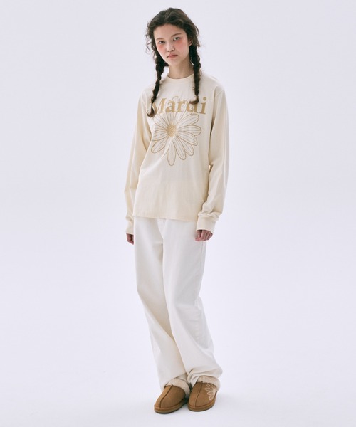 Mardi Mercredi(マルディメクルディ)の「TSHIRT LONG SLEEVE FLOWERMARDI / Tシャツ ロングスリーブ フラワーマルディ(Tシャツ/カットソー・レディース・ブラウン/ネイビー/チャコール/クリーム/チャコールグレー/ブラウン系その他/ベージュ系その他/オートミール/ベージュ系その他2/ブラック×レッド/ベージュ系その他3/アイボリー系1・FREE)」の15枚目の写真