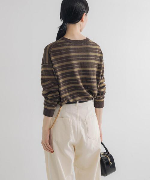 URBAN RESEARCH(アーバンリサーチ)の「マルチボーダークルーネックニット(ニット/セーター・レディース・チャコールグレー/カーキ・FREE)」の5枚目の写真