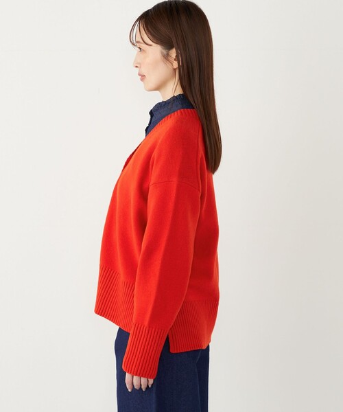 SHIPS Colors(シップス カラーズ)の「SHIPS Colors:〈手洗い可能〉フラッフィー Vネック カーディガン◇(カーディガン/ボレロ・レディース・オレンジ/オフホワイト/ブルー/ブラック・ONE SIZE)」の15枚目の写真