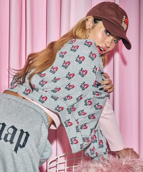 ANAP（アナップ）の「I LOVE anap 裏毛 ダブル ジップ スウェット パーカー（パーカー・レディース・ピンク/グレー/アイボリー・F）」の3枚目の写真