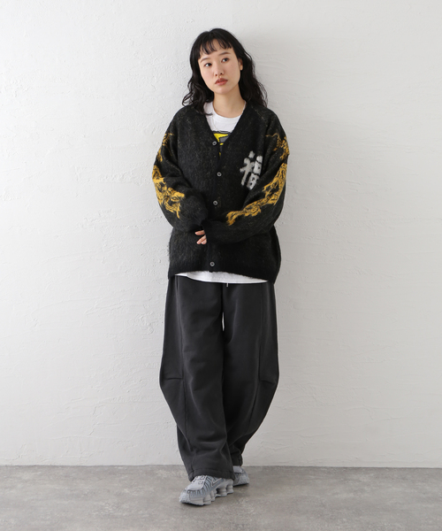 THRIFTY LOOK(スリフティールック)の「THRIFTY LOOK / スリフティ ルック Raglan Sleeve Logo Cardigan(カーディガン/ボレロ・メンズ・ブラック/ブラック系その他・MEDIUM/LARGE)」の5枚目の写真