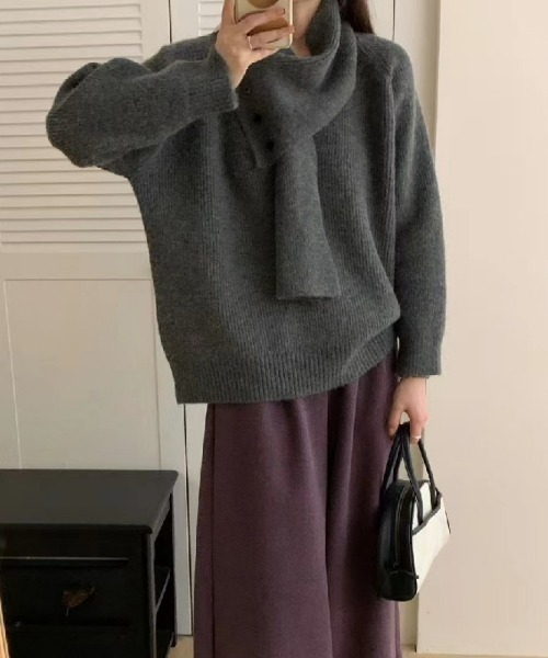 gossip!ロサンゼルス(ゴシップロサンゼルス)の「【Y2Kガーリー】ヴィンテージライクマフラー付きVネックニットプルオーバー(ニット/セーター・レディース・グレー・FREE)」の2枚目の写真