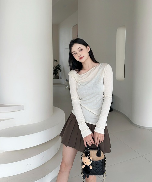 Jasmine Grandiflorum(ジャスミングランディフローラム)の「【Jasmine】アシンメトリーニットプルオーバー(ニット/セーター・レディース・アイボリー/ブラック/ブルー/ピンク・FREE)」の8枚目の写真