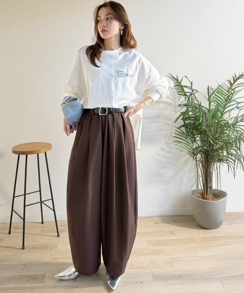 classicalelf(クラシカルエルフ)の「【UVカット・接触冷感機能付き】ゆるく、美しく、すらり整う。ボリュームギャザーイージータックパンツ(ウエストゴム)(その他パンツ・レディース・ブラウン/ブラック/グレイッシュベージュ・MEDIUM/LARGE/X-LARGE/SMALL)」の14枚目の写真